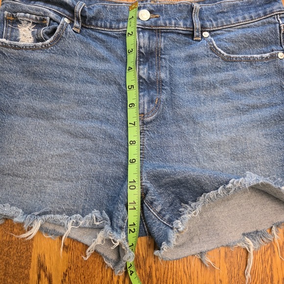 Loft Size 6 - 28 Womens Cut Off Jean Shorts Medium Wash Denim - Picture 5 of 9